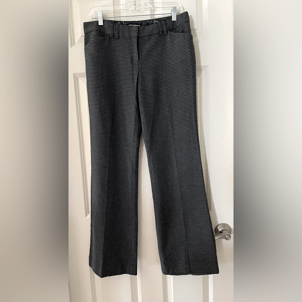 Women’s Express Pants Editor Style Micro Houndstooth Gray/Black 6 Flare Trousers